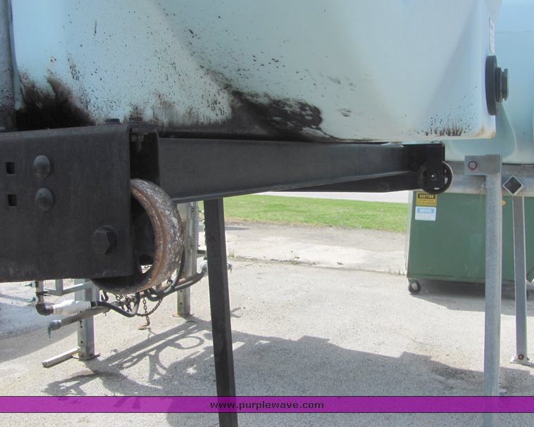 image for item 4288 1999 Monroe anti-ice 1600 gallon tank