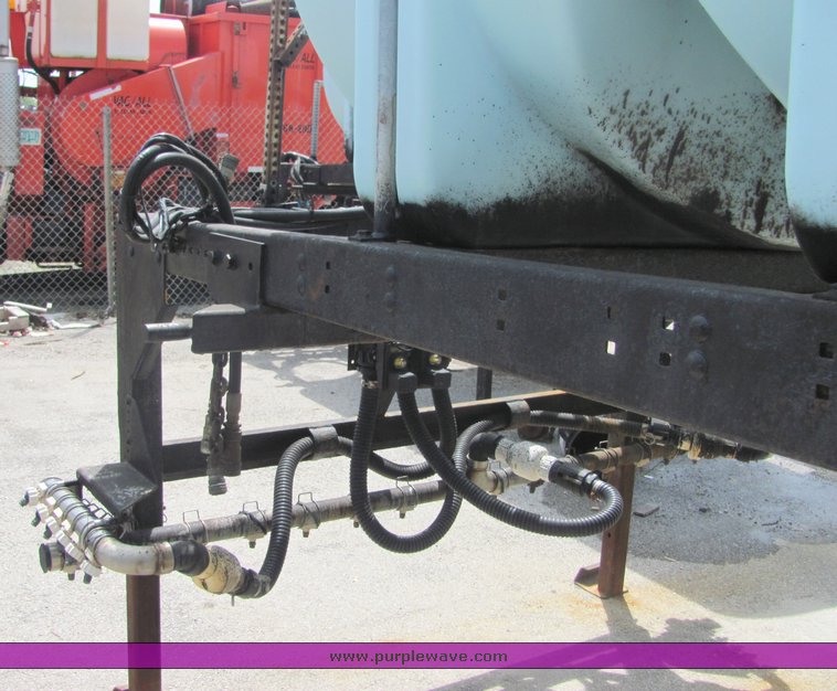 image for item 4288 1999 Monroe anti-ice 1600 gallon tank