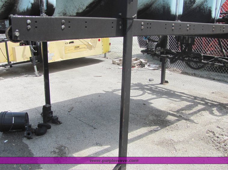 image for item 4289 1999 Monroe anti-ice 1600 gallon tank