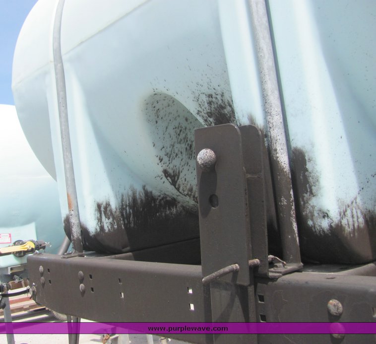 image for item 4289 1999 Monroe anti-ice 1600 gallon tank