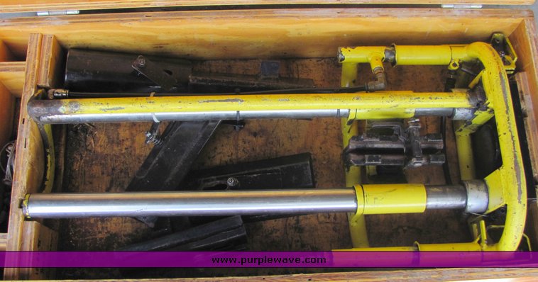 image for item 4294 1998 Ovis Ram OV-H air powered post driver