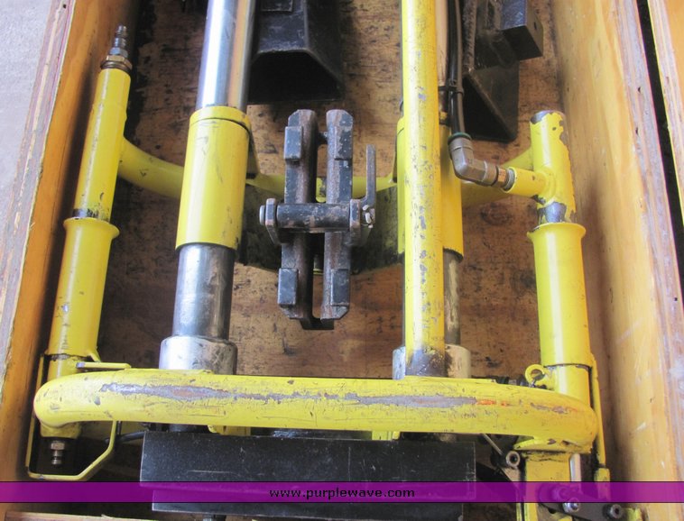 image for item 4294 1998 Ovis Ram OV-H air powered post driver