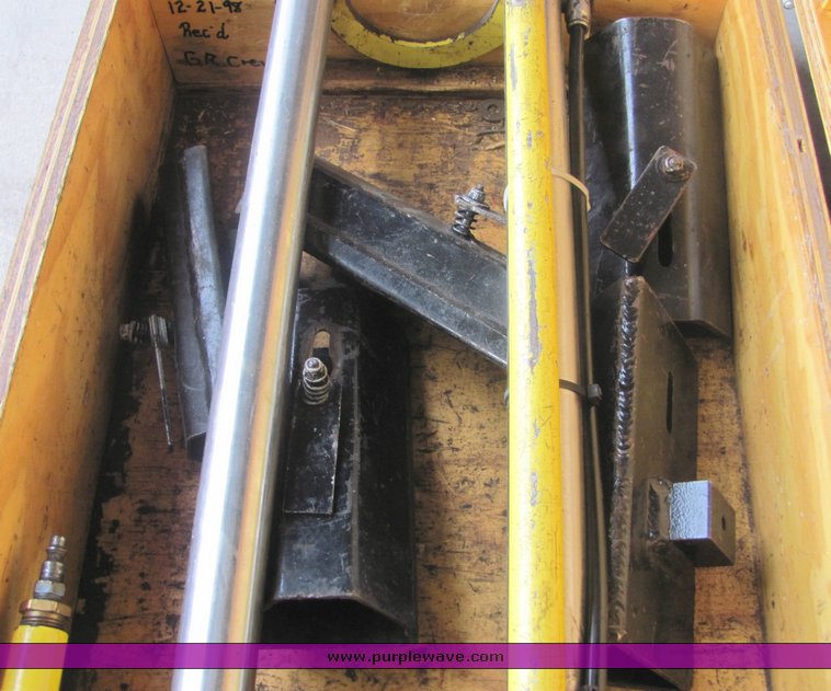 image for item 4294 1998 Ovis Ram OV-H air powered post driver