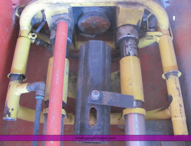 image for item 4296 1998 Ovis Ram Ov-H air powered post driver