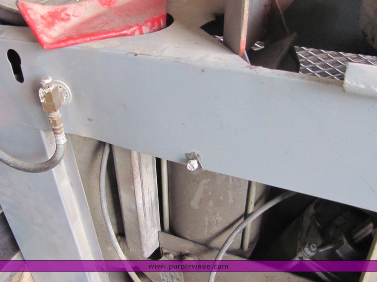 image for item 4297 1986 FMC 7600 center post tire machine