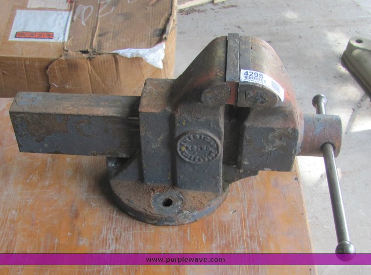 image for item 4298 American 5" vice
