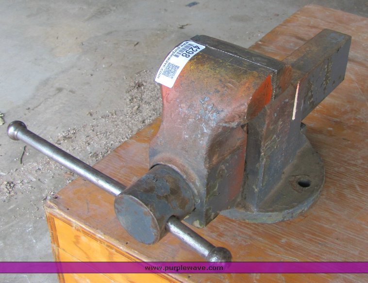 image for item 4298 American 5" vice