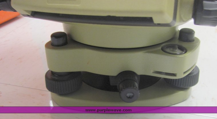 image for item 4300 1991 Wild T1000 three second theodolite