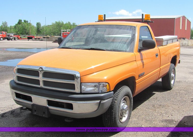 image for item 4330 2001 Dodge Ram 2500 pickup