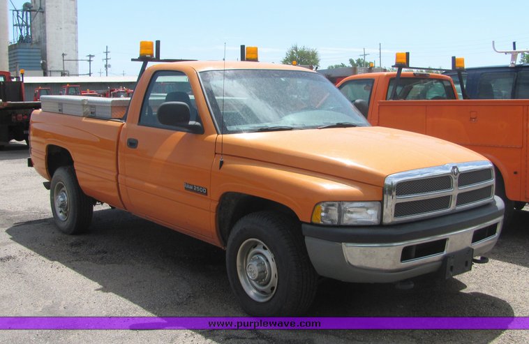 image for item 4330 2001 Dodge Ram 2500 pickup