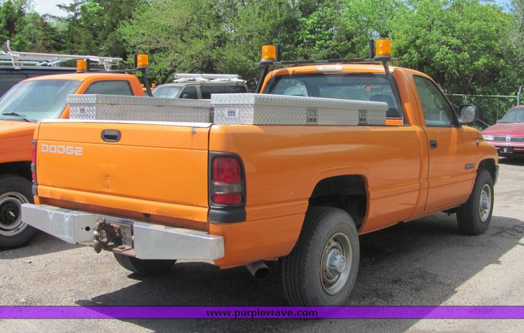 image for item 4330 2001 Dodge Ram 2500 pickup