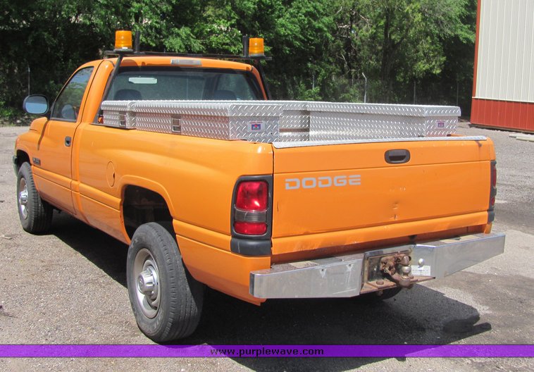 image for item 4330 2001 Dodge Ram 2500 pickup