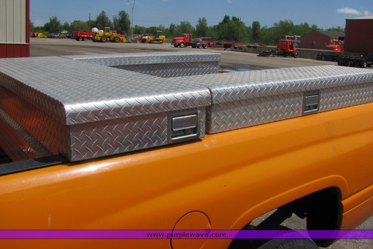 image for item 4330 2001 Dodge Ram 2500 pickup