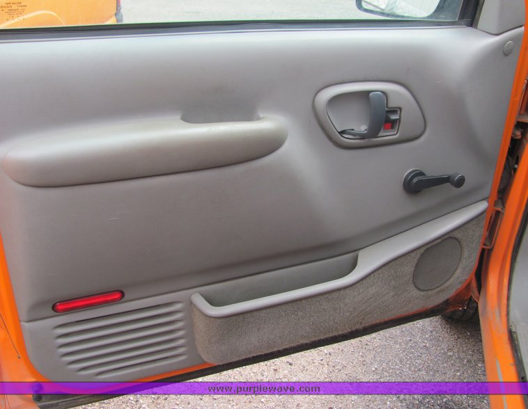 image for item 4331 1999 Chevrolet C2500 pickup