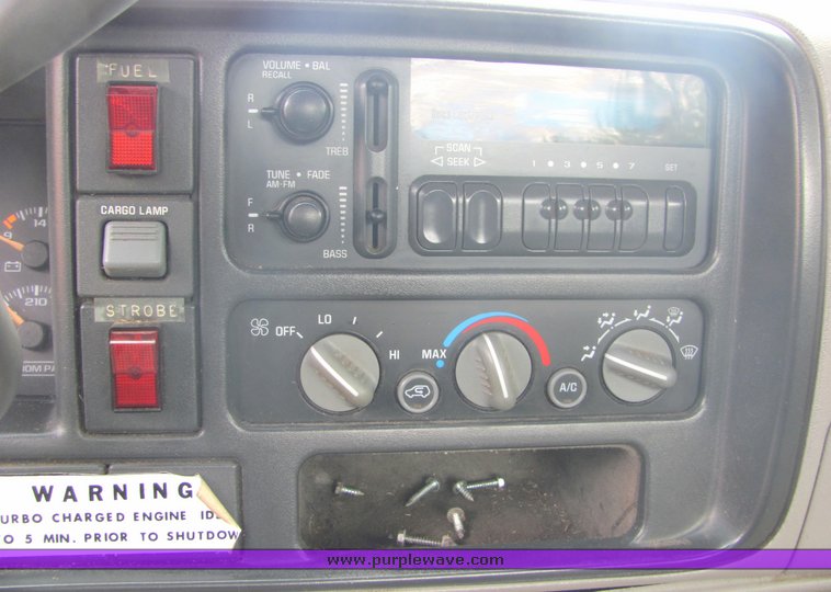 image for item 4331 1999 Chevrolet C2500 pickup