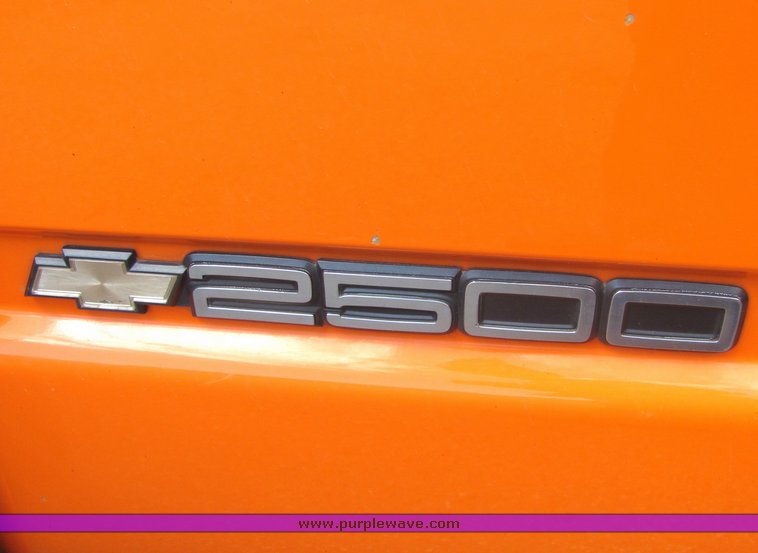 image for item 4331 1999 Chevrolet C2500 pickup