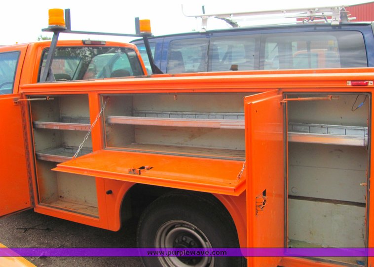 image for item 4331 1999 Chevrolet C2500 pickup