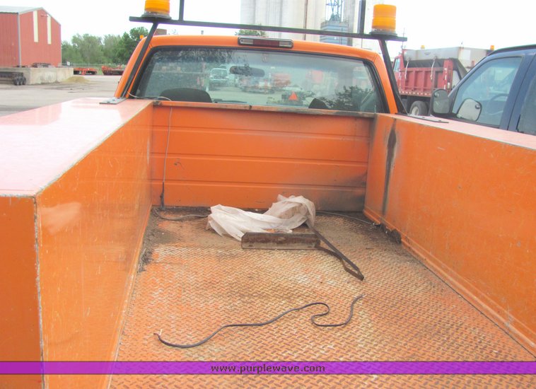 image for item 4331 1999 Chevrolet C2500 pickup