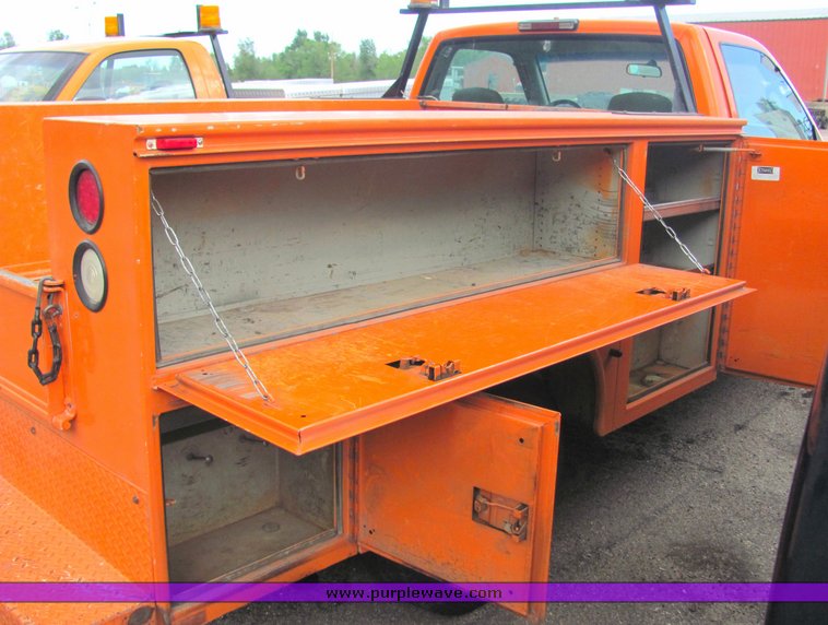 image for item 4331 1999 Chevrolet C2500 pickup