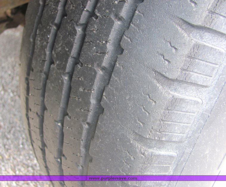 image for item 4332 2002 Chevrolet G1500 Express van