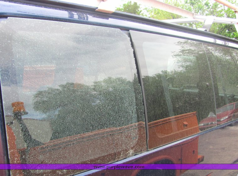 image for item 4332 2002 Chevrolet G1500 Express van