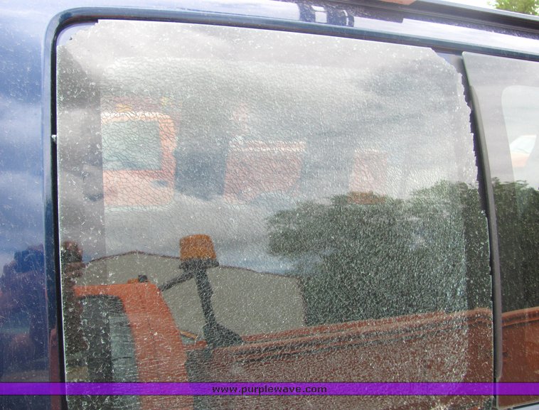 image for item 4332 2002 Chevrolet G1500 Express van