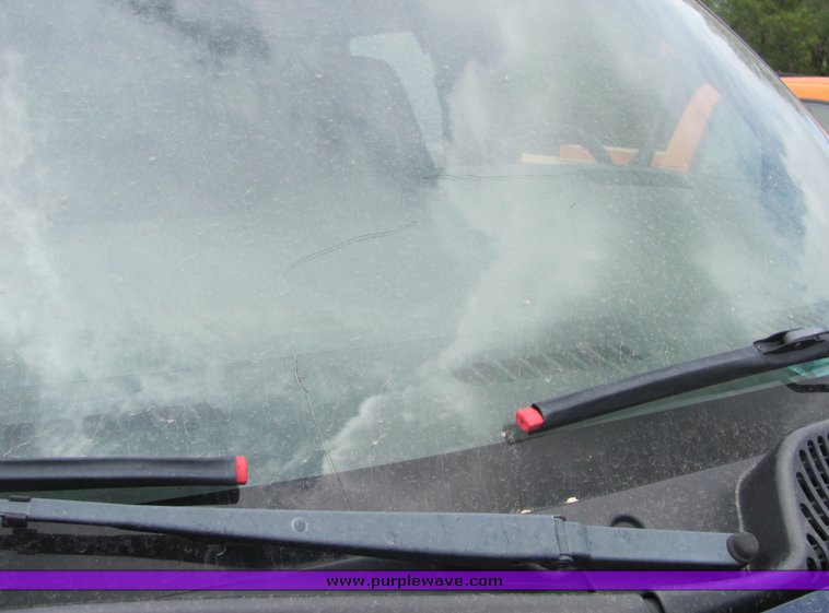 image for item 4332 2002 Chevrolet G1500 Express van