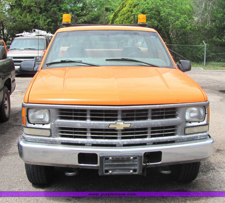 image for item 4333 1999 Chevrolet C2500 pickup
