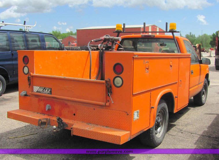 image for item 4333 1999 Chevrolet C2500 pickup