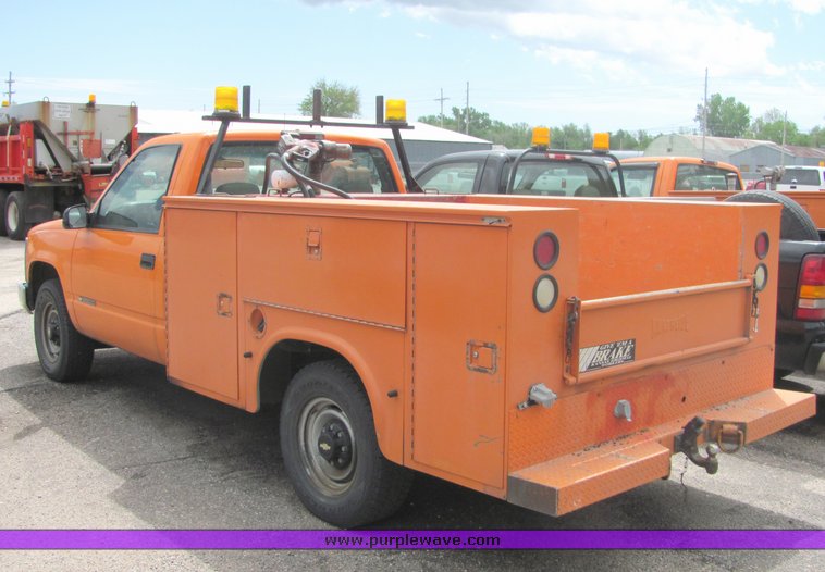 image for item 4333 1999 Chevrolet C2500 pickup