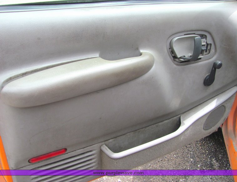 image for item 4333 1999 Chevrolet C2500 pickup