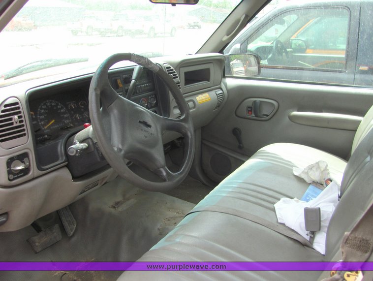 image for item 4333 1999 Chevrolet C2500 pickup