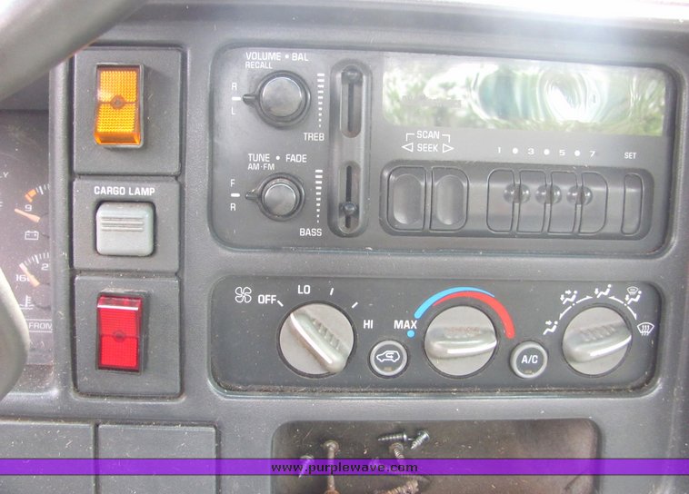 image for item 4333 1999 Chevrolet C2500 pickup