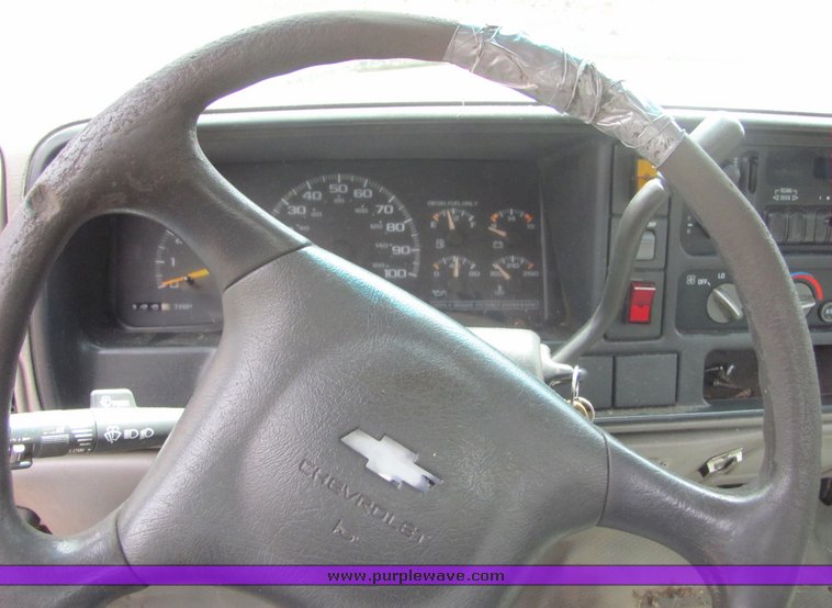 image for item 4333 1999 Chevrolet C2500 pickup