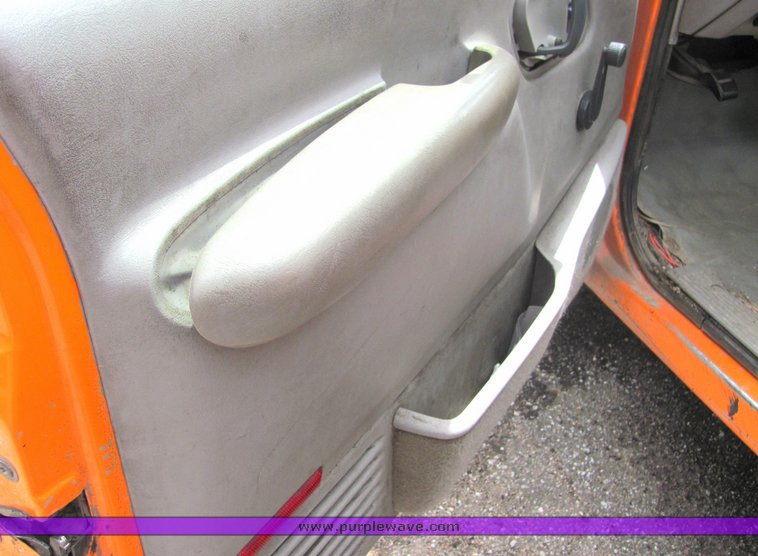 image for item 4333 1999 Chevrolet C2500 pickup