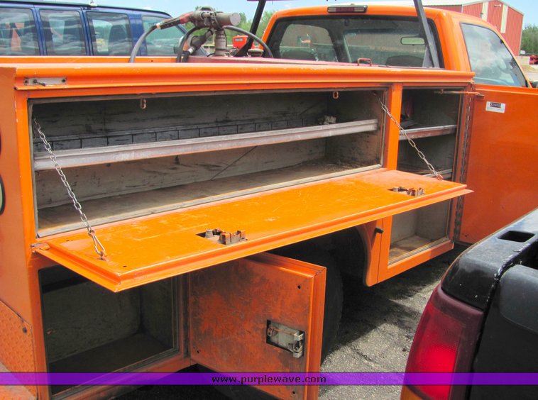 image for item 4333 1999 Chevrolet C2500 pickup