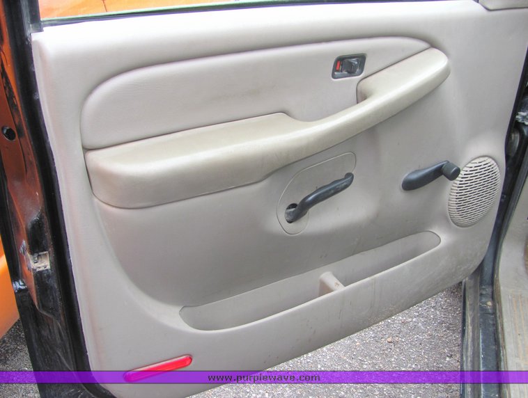 image for item 4334 2002 Chevrolet C1500 Silverado pickup