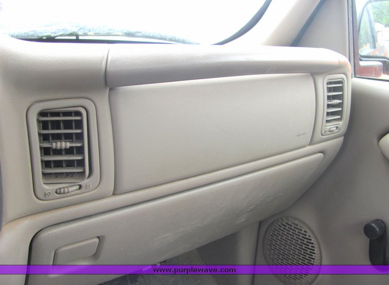 image for item 4334 2002 Chevrolet C1500 Silverado pickup