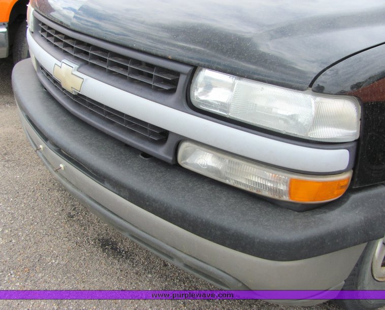 image for item 4334 2002 Chevrolet C1500 Silverado pickup