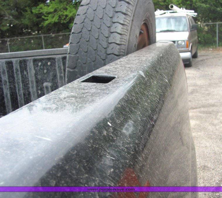 image for item 4334 2002 Chevrolet C1500 Silverado pickup