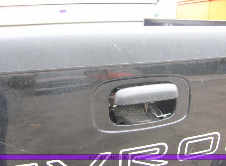 image for item 4334 2002 Chevrolet C1500 Silverado pickup