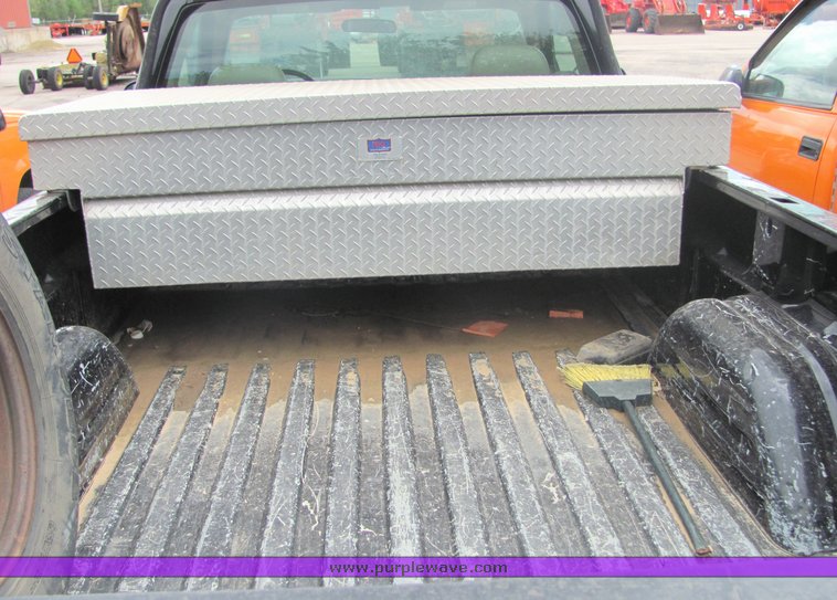 image for item 4334 2002 Chevrolet C1500 Silverado pickup