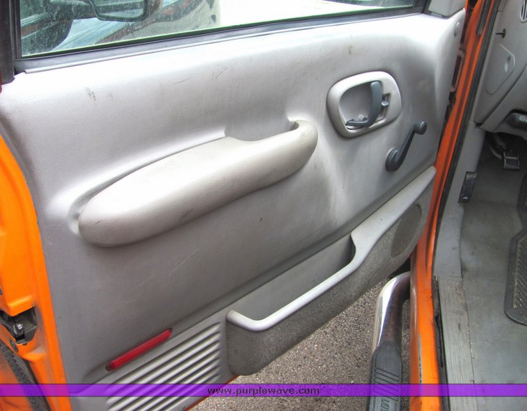 image for item 4335 1999 Chevrolet C2500 pickup