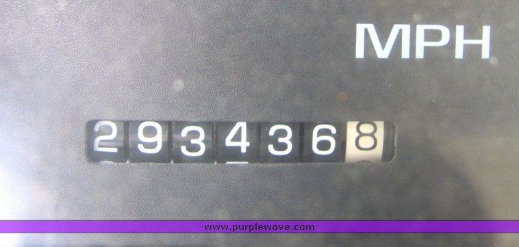 image for item 4335 1999 Chevrolet C2500 pickup