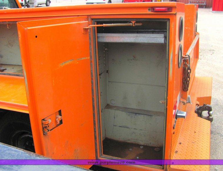 image for item 4335 1999 Chevrolet C2500 pickup