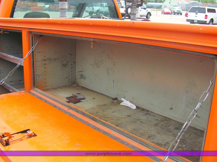 image for item 4335 1999 Chevrolet C2500 pickup