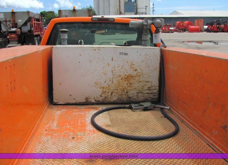 image for item 4335 1999 Chevrolet C2500 pickup