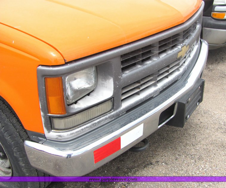 image for item 4335 1999 Chevrolet C2500 pickup