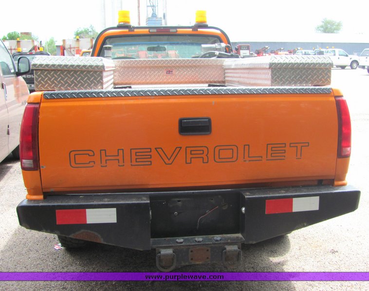 image for item 4336 1999 Chevrolet C2500 pickup