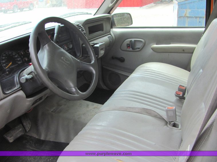 image for item 4336 1999 Chevrolet C2500 pickup